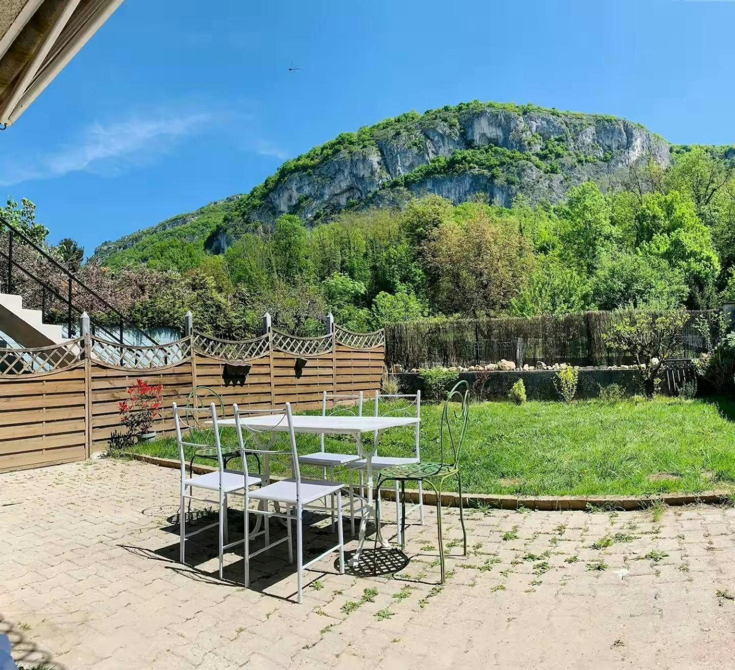 Le Coccoon Ain Apartman Virignin Kültér fotó